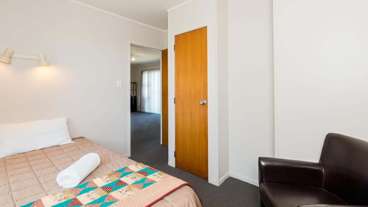 Waitangi Beach Units 외부 사진