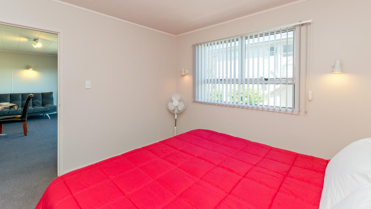 Waitangi Beach Units 외부 사진